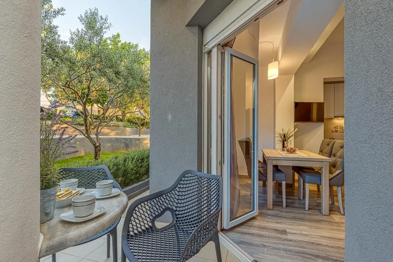 Island Resort Mihaela - Happy Rentals Trogir 0*,