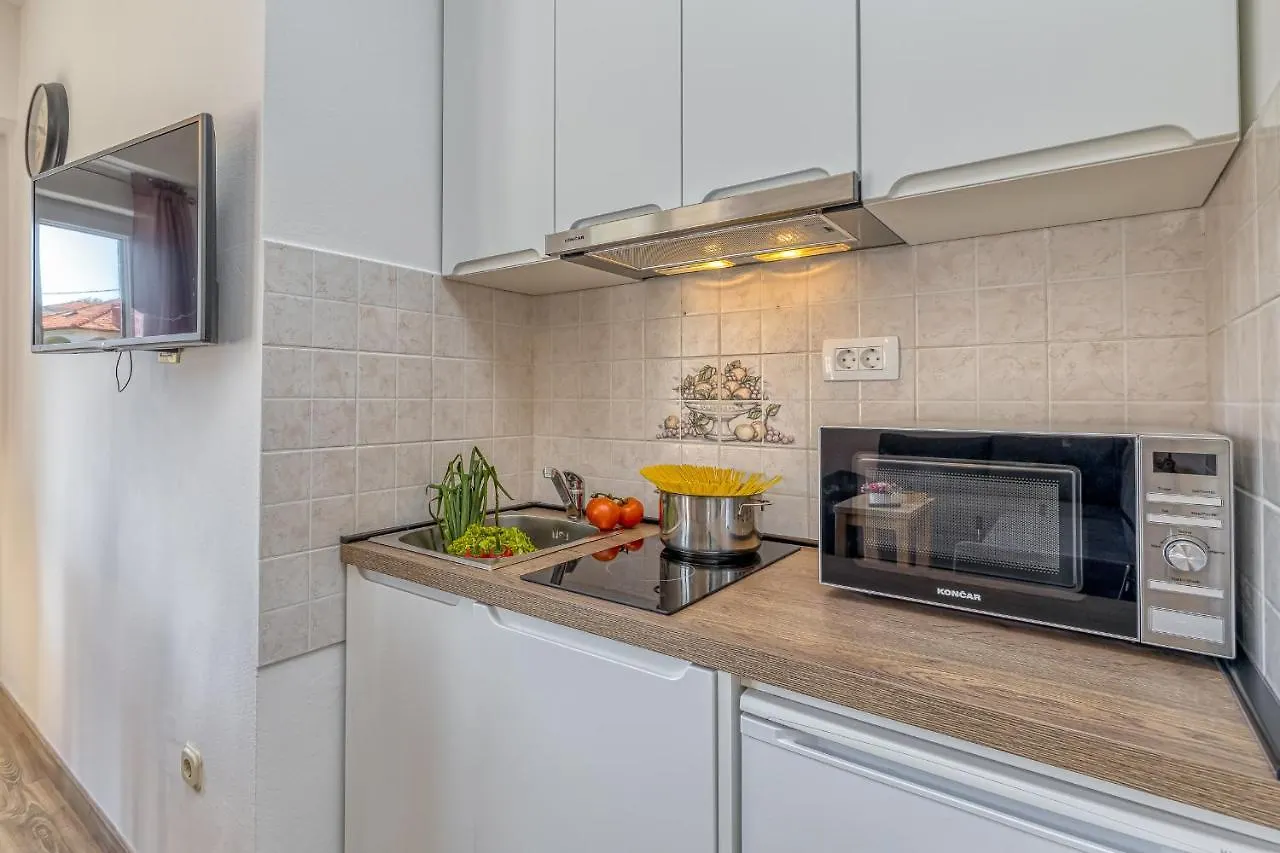 Island Resort Mihaela - Happy Rentals Trogir