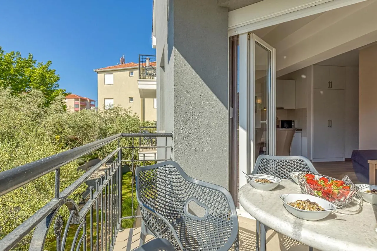 Island Resort Mihaela - Happy Rentals Trogir