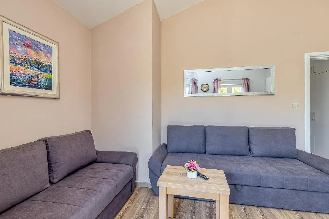 Apartment Island Resort Mihaela - Happy Rentals Trogir
