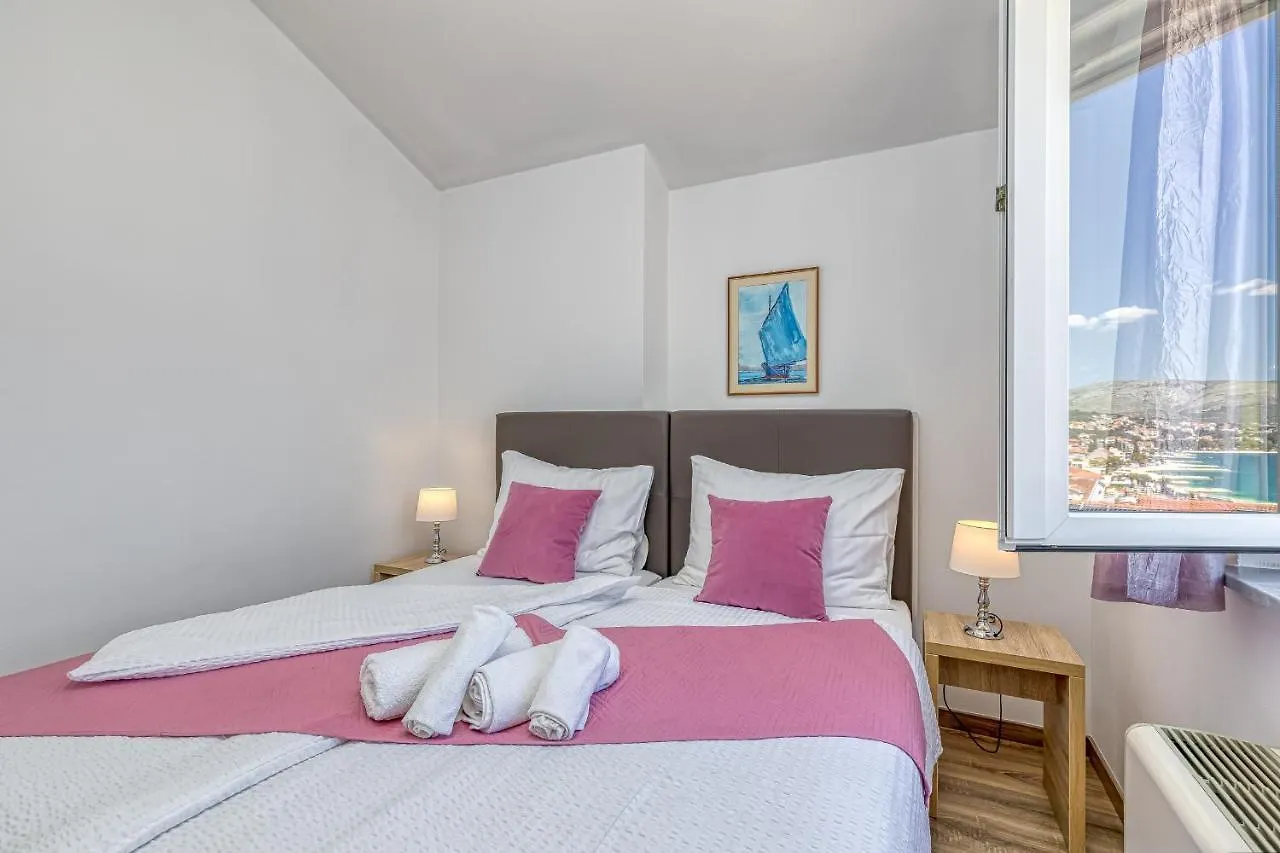 Island Resort Mihaela - Happy Rentals Trogir Apartment