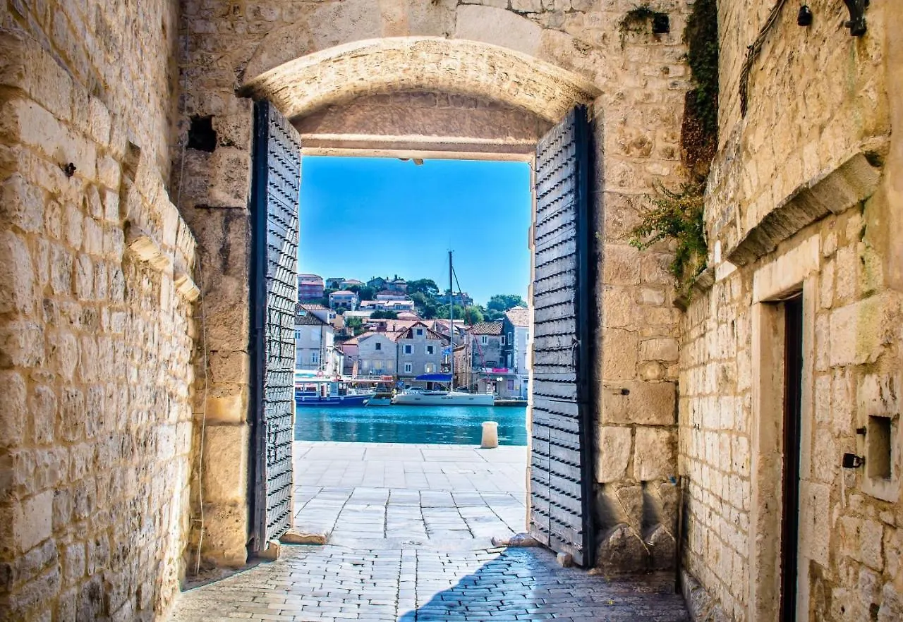 Island Resort Mihaela - Happy Rentals Trogir Apartment